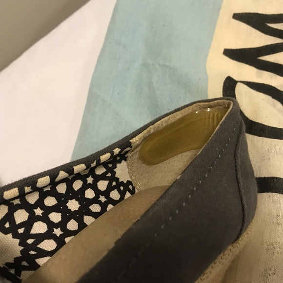 TOMS wedges - Picture 3 of 6